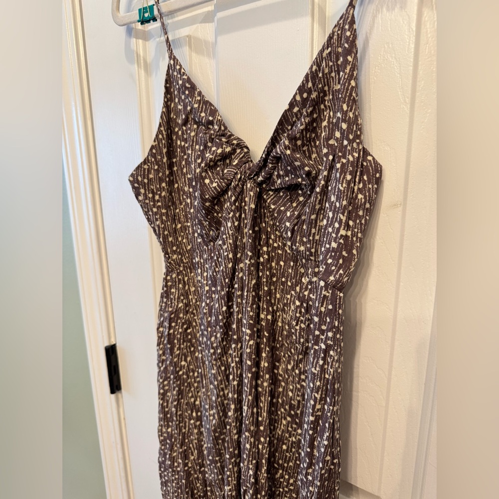 Elegant Gray Midi Dress - Picture 5 of 9
